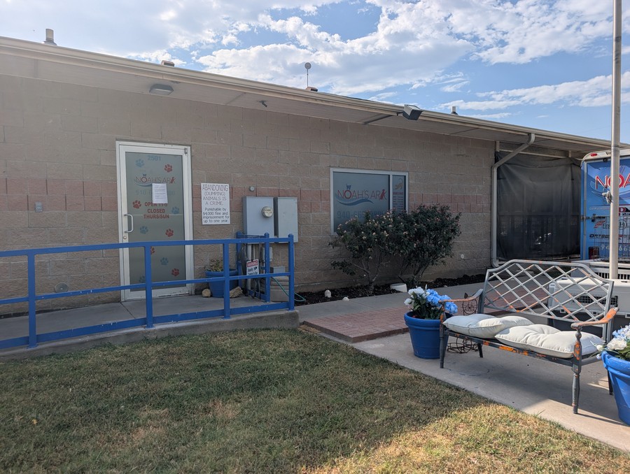 The front door and bench at Noah's Ark SPCA.