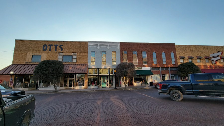 The Otts Furniture & Appliance building on South Commerce Street, downtown Gainesville, 2021.