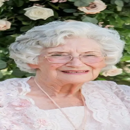 Portrait of Wanda Lee (Price) Hollandsworth