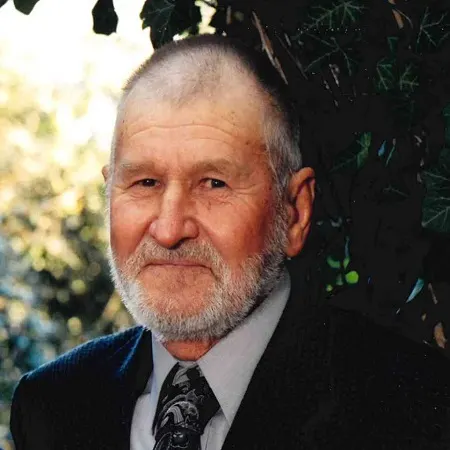 Portrait of Lee Louie Tischler