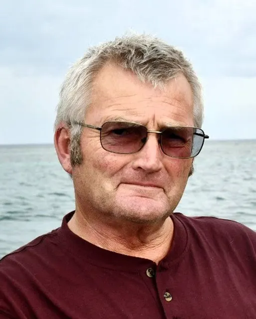 Portrait of Tim Whitton