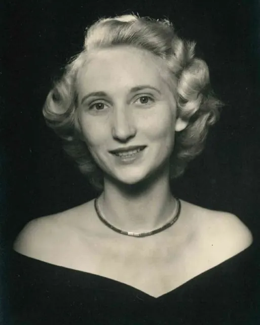 Portrait of Margie Ruth Askew