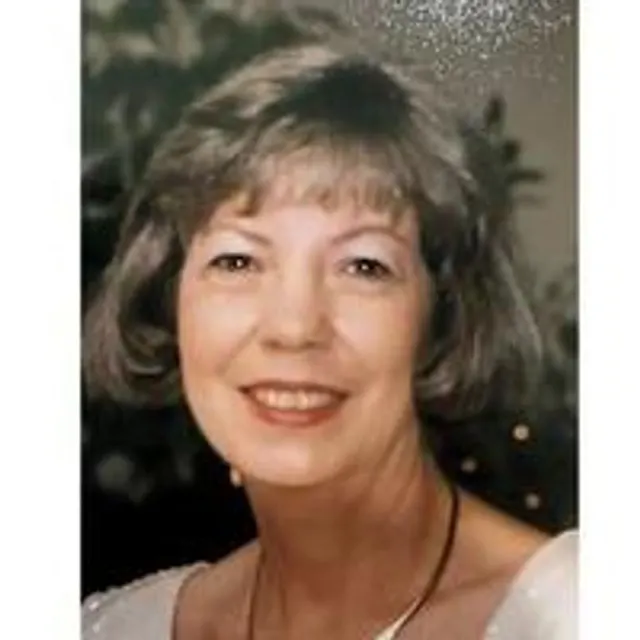 Portrait of Linda Cross