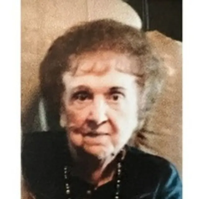 Portrait of Renita Luttmer