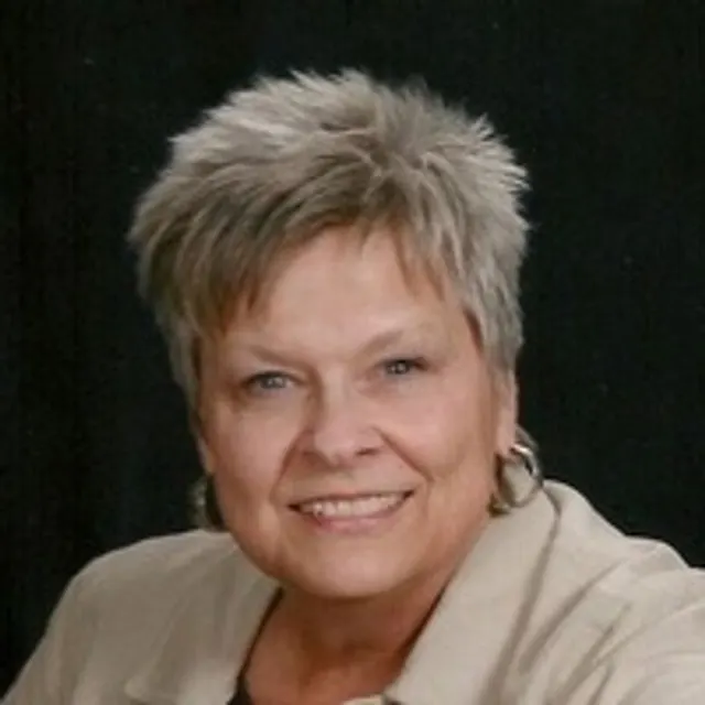 Portrait of Nancy Hoedebeck