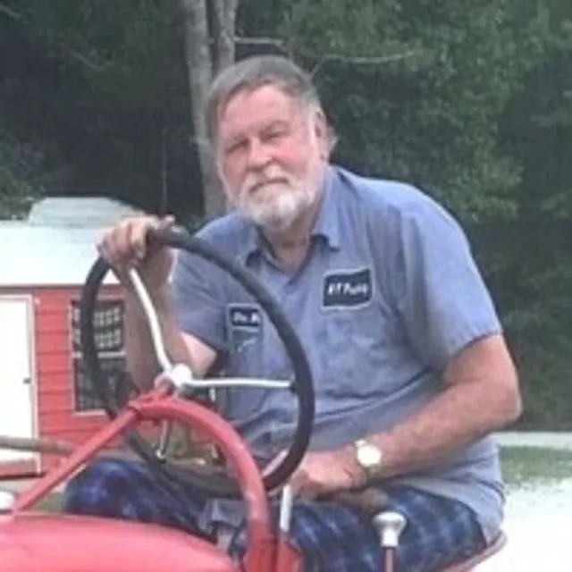 Portrait of Ronnie Mosman