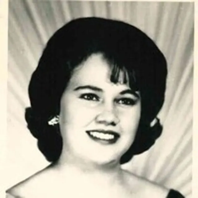 Portrait of Sara Rose Cooper